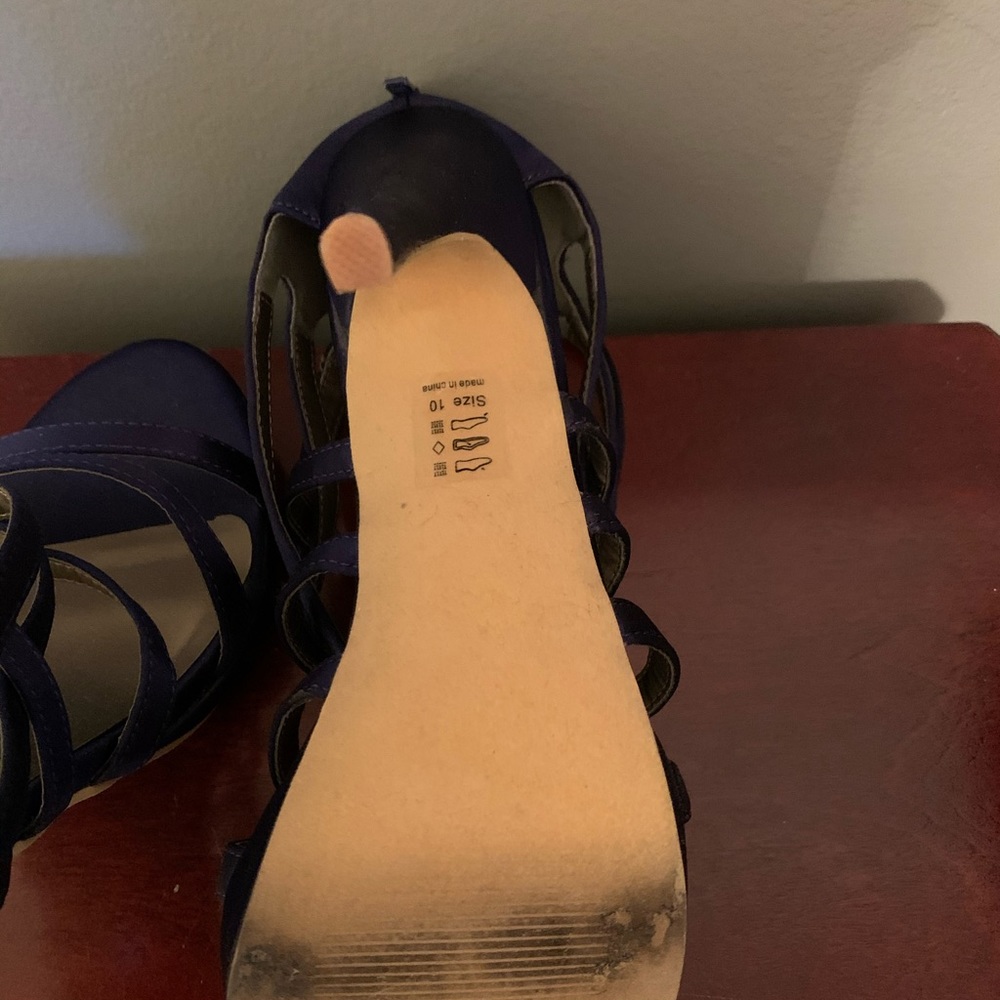 Shoes - Picture 3 of 3